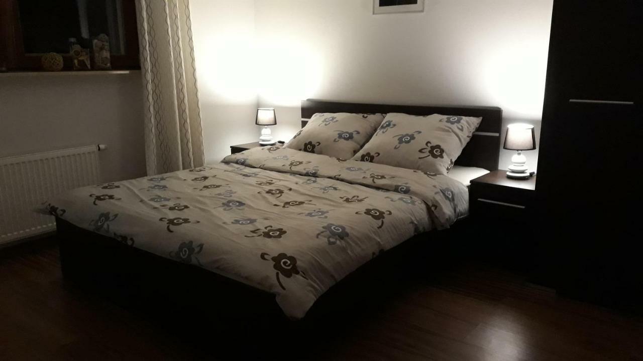 Frog Apartment - 2 Bedrooms And Living Room 슈비노우이스쳬 외부 사진